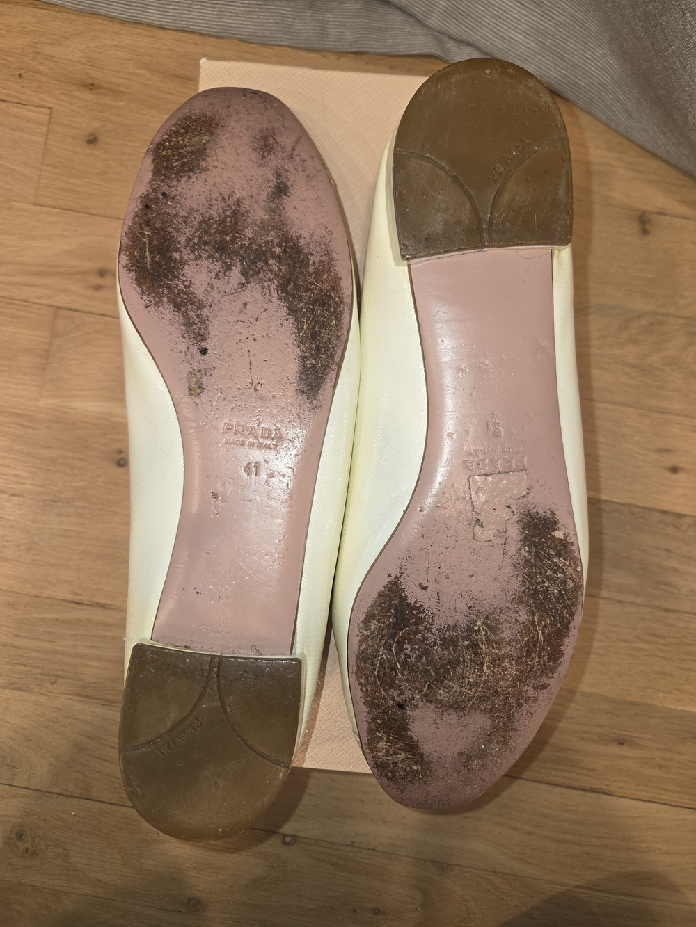 Prada Cream White Beige Patent Leather Bow Ballet Flats Gold Logo Hardware EU 41 - Picture 6 of 11